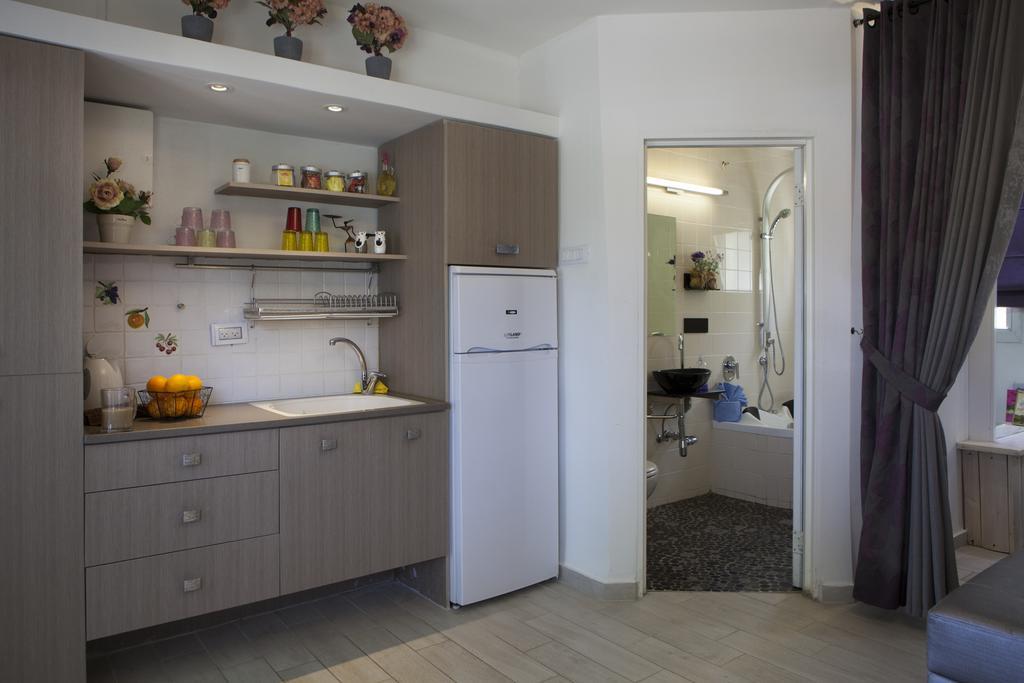 Nuriel Fruit & Guest House Sheʼar Yashuv Exterior foto